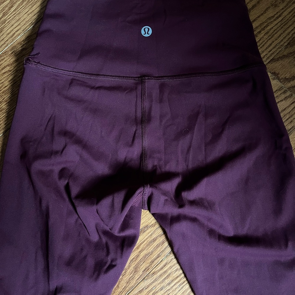 Maroon Lululemon wunder train leggings